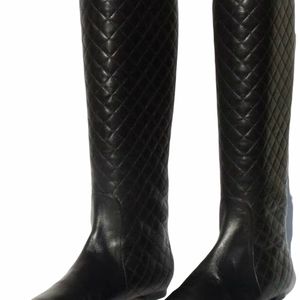 Manolo black quilted leather Irie boot 38.5 as is